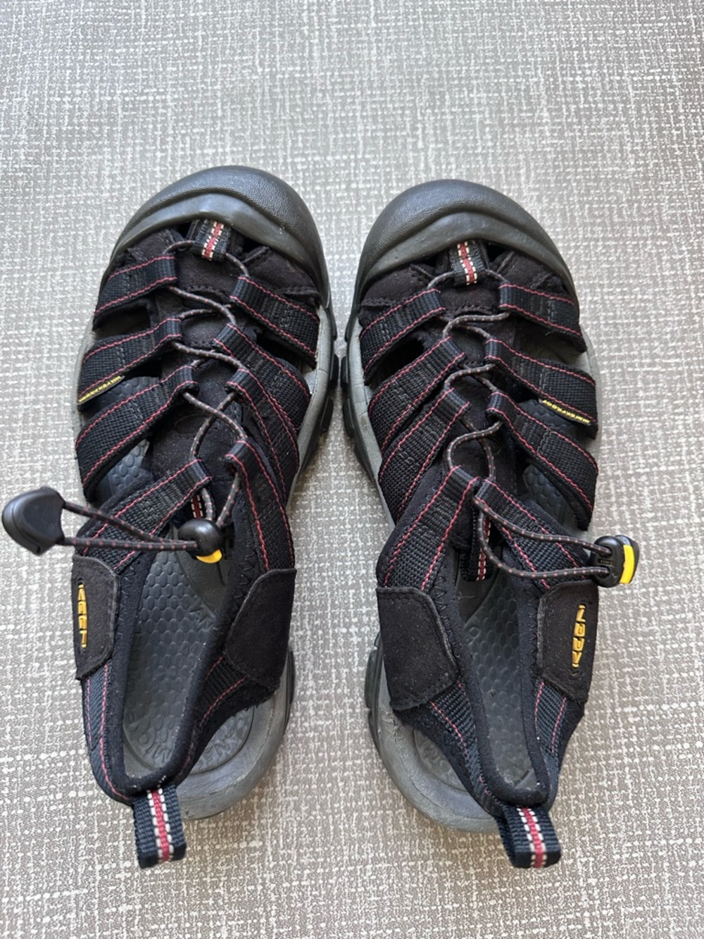 KEEN Newport H2 Women’s Size 7 Black Red Waterproof Hiking Sandals